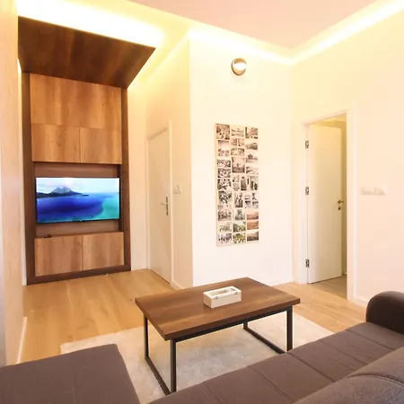 Magic Apartment *